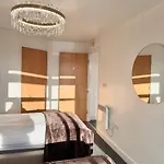 Appartement Lux 2-bed Centre Sleeps 6 Free Parking Balcony Near Station & Millennium Square View
