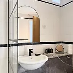 Lux 2-bed Centre Sleeps 6 Free Parking Balcony Near Station & Millennium Square View דירה לידס