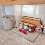 Lux 2-bed Centre Sleeps 6 Free Parking Balcony Near Station & Millennium Square View Appartement Leeds (West Yorkshire)