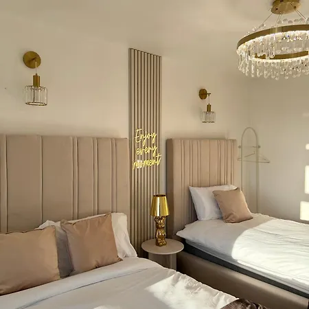 Lux 2-bed Centre Sleeps 6 Free Parking Balcony Near Station & Millennium Square View
