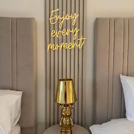 Appartement Lux 2-bed Centre Sleeps 6 Free Parking Balcony Near Station & Millennium Square View Leeds (West Yorkshire)