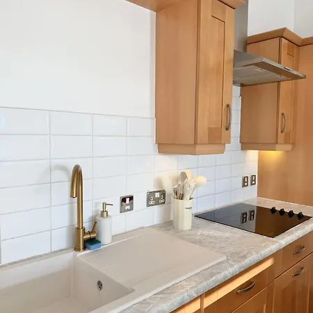 Appartement Lux 2-bed Centre Sleeps 6 Free Parking Balcony Near Station & Millennium Square View *