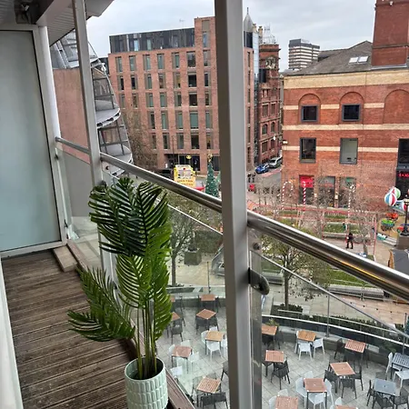 Lux 2-bed Centre Sleeps 6 Free Parking Balcony Near Station & Millennium Square View Appartement