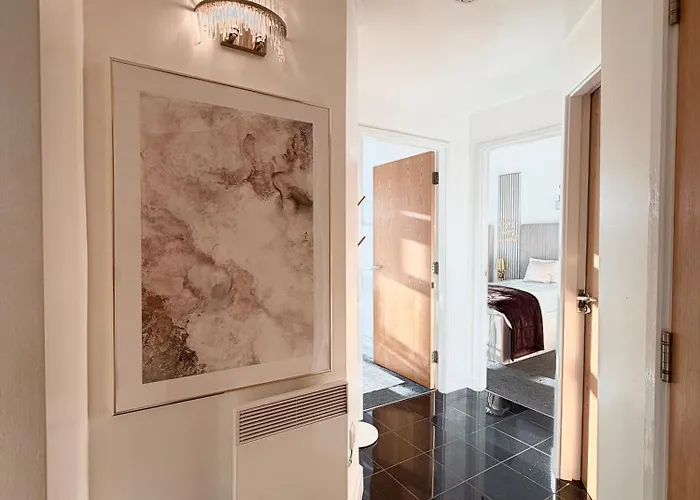 Lux 2-bed Centre Sleeps 6 Free Parking Balcony Near Station & Millennium Square View * Лідс