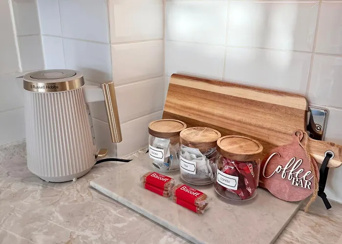 Lux 2-bed Centre Sleeps 6 Free Parking Balcony Near Station & Millennium Square View Lägenhet Leeds (West Yorkshire)