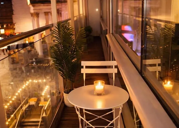 Lux 2-bed Centre Sleeps 6 Free Parking Balcony Near Station & Millennium Square View Appartement Leeds (West Yorkshire)