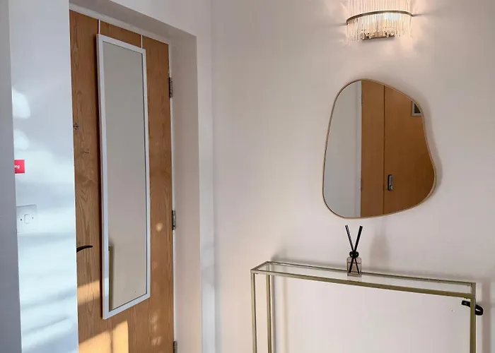 Appartement Lux 2-bed Centre Sleeps 6 Free Parking Balcony Near Station & Millennium Square View Leeds (West Yorkshire)